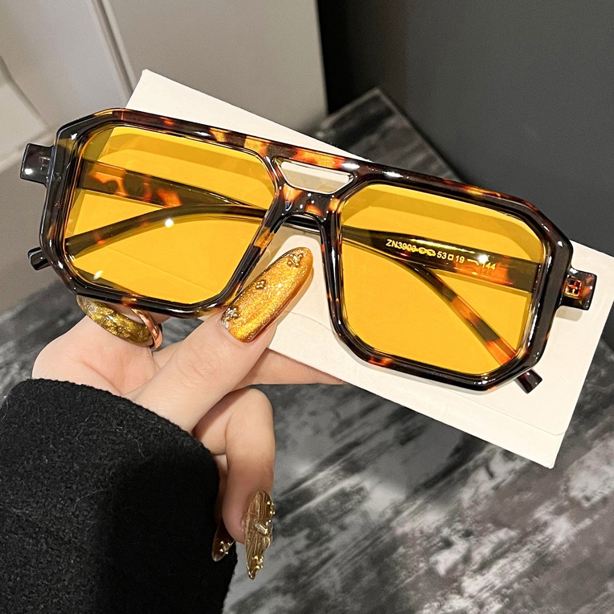 Neue Retro Quadratische Doppel – Uv Resin Bewertung und Preis